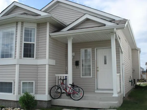 Martinvalley Rd NE, Calgary, AB T3J