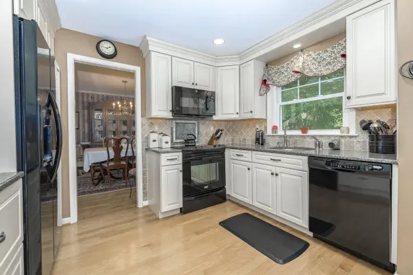 624 Meadow Dr, West Chester, PA 19380
