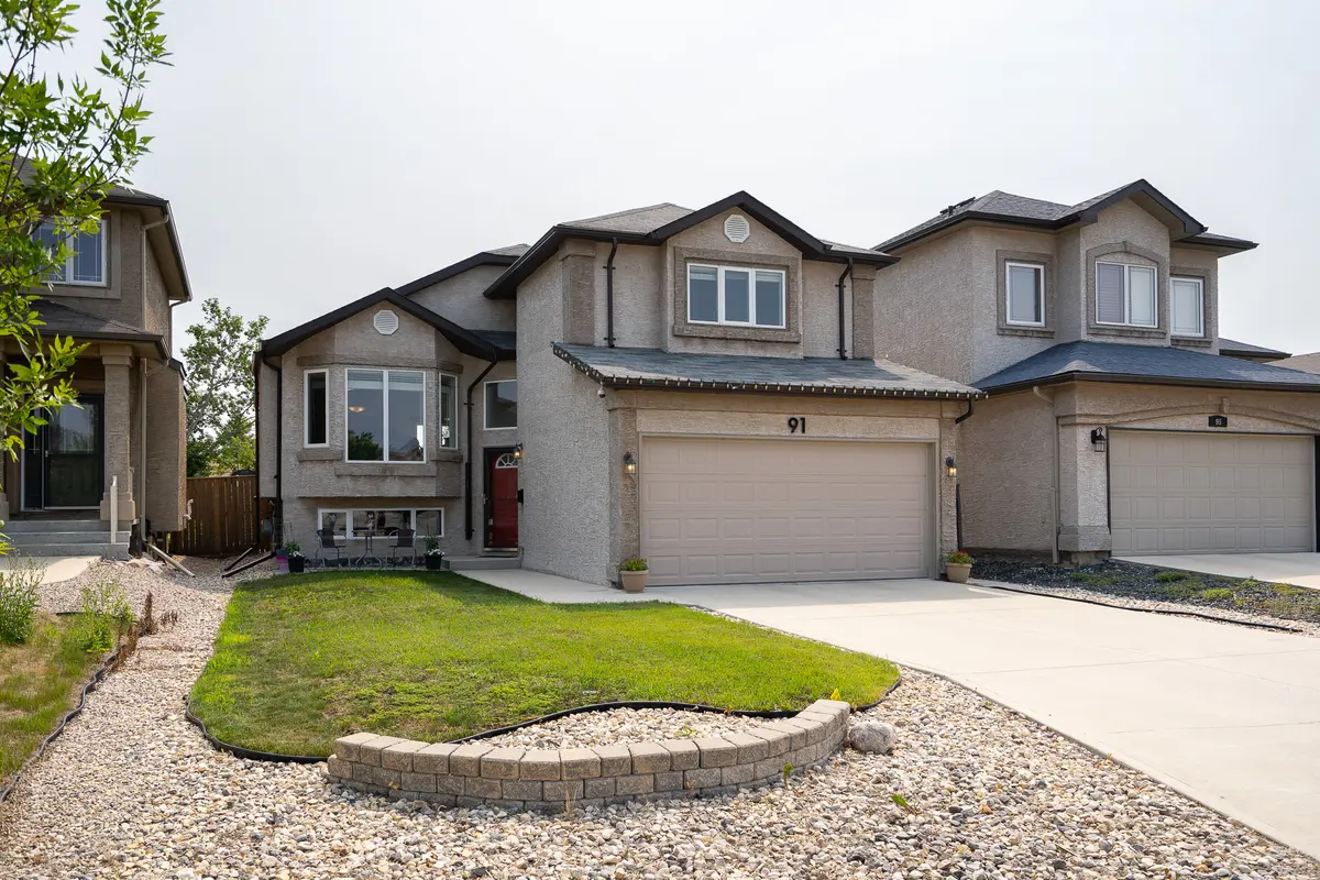 91 Heartstone Dr, Winnipeg, MB R2C 3Z7