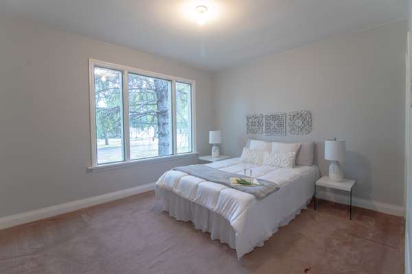 293 Hartford Ave, Winnipeg, MB R2V 0W2