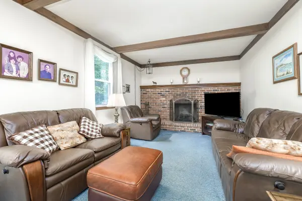 17 Rose Tree Dr, Downingtown, PA 19335