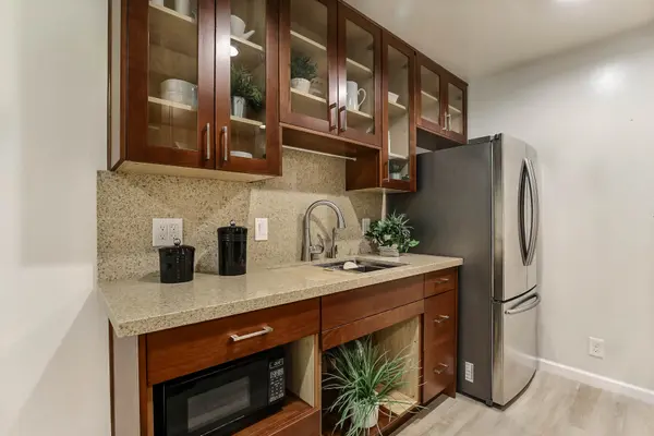 505 Cypress Point Dr #11, Mountain View, CA 94043