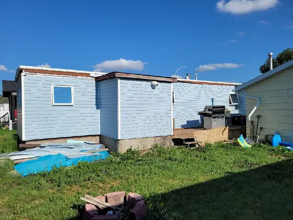 820 Briarwood Rd, Strathmore, AB T1P 1E2