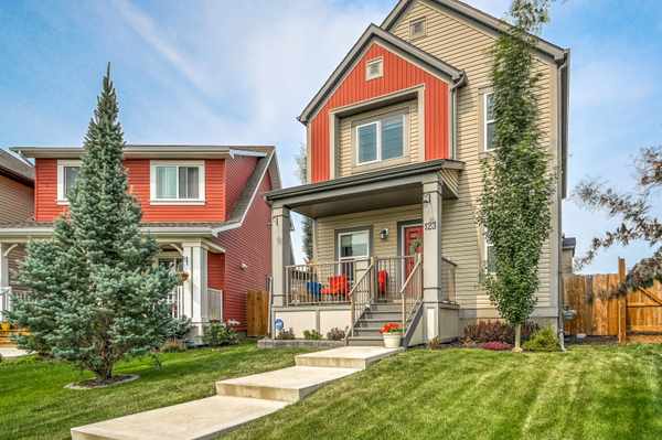 123 Copperpond Sq, Calgary, AB T2Z