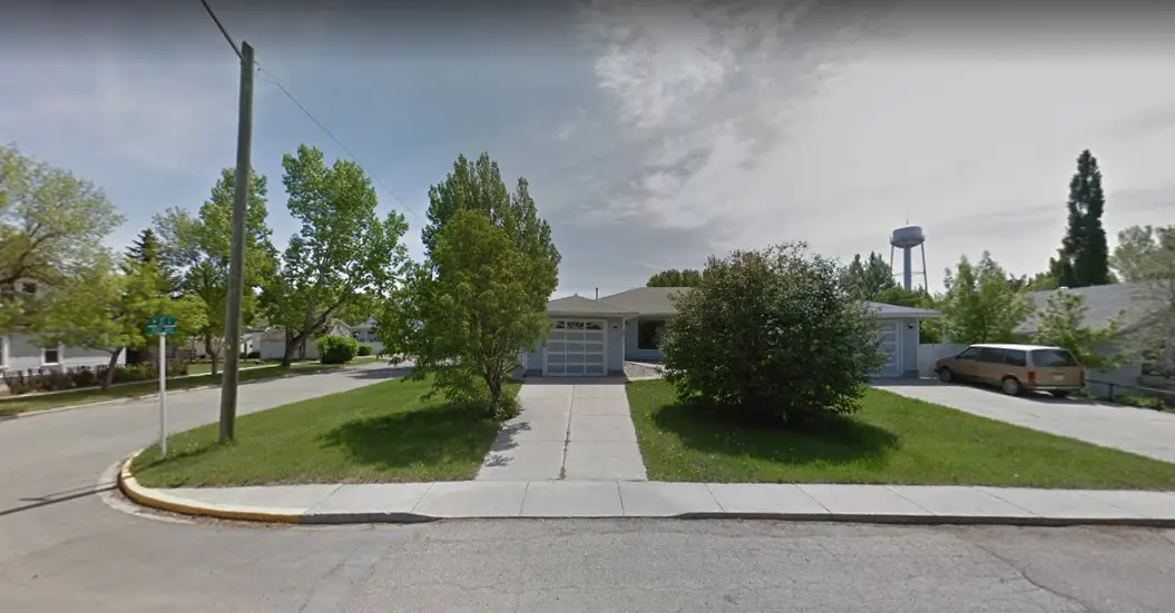 301 1 St S, Vulcan, AB T0L
