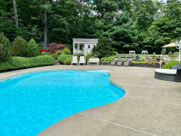 19 Marisa Ct, West Milford, NJ 07480