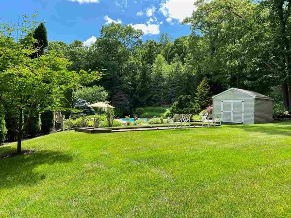 19 Marisa Ct, West Milford, NJ 07480