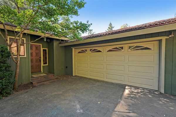 386 Spring Hollow Rd, Los Gatos, CA 95033