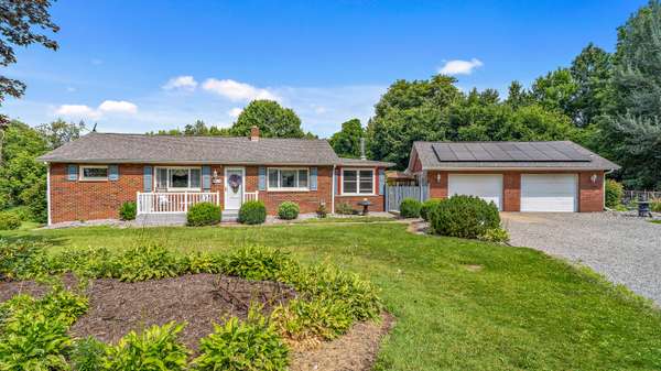 2515 Willowhurst Cir, New Castle, PA 16101