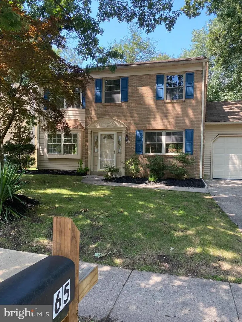65 Lakeside Dr, Marlton, NJ 08053