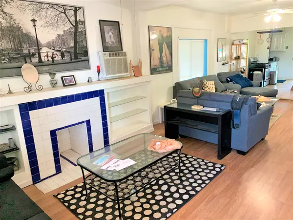 2209 W Adams St, Phoenix, AZ 85009