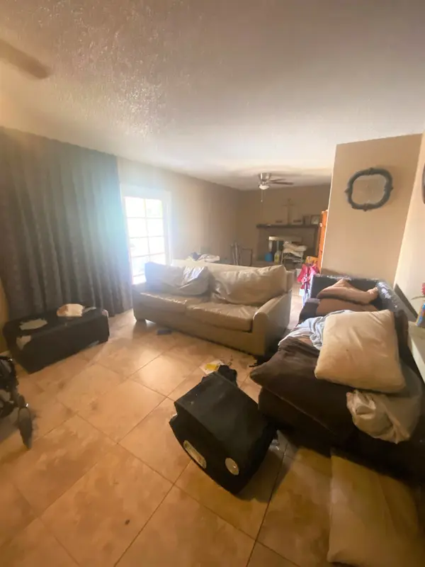 1102 W Helena Dr, Phoenix, AZ 85023