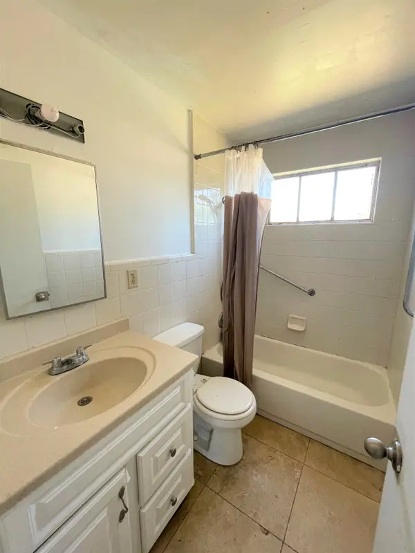 8233 N 27th Dr, Phoenix, AZ 85051