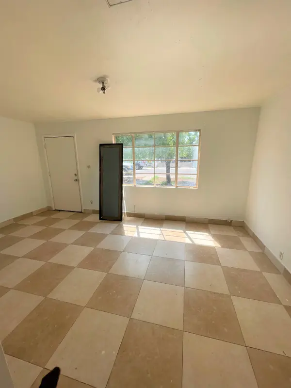 8233 N 27th Dr, Phoenix, AZ 85051