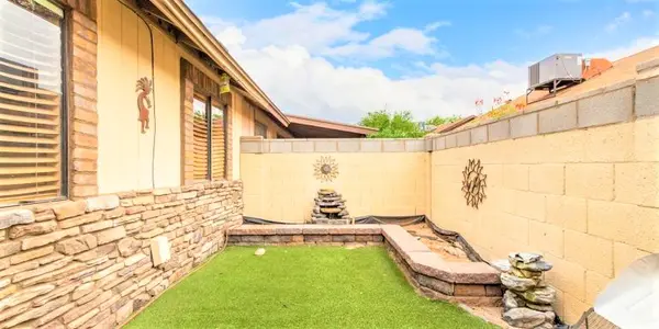 5732 N 67th Dr, Glendale, AZ 85303