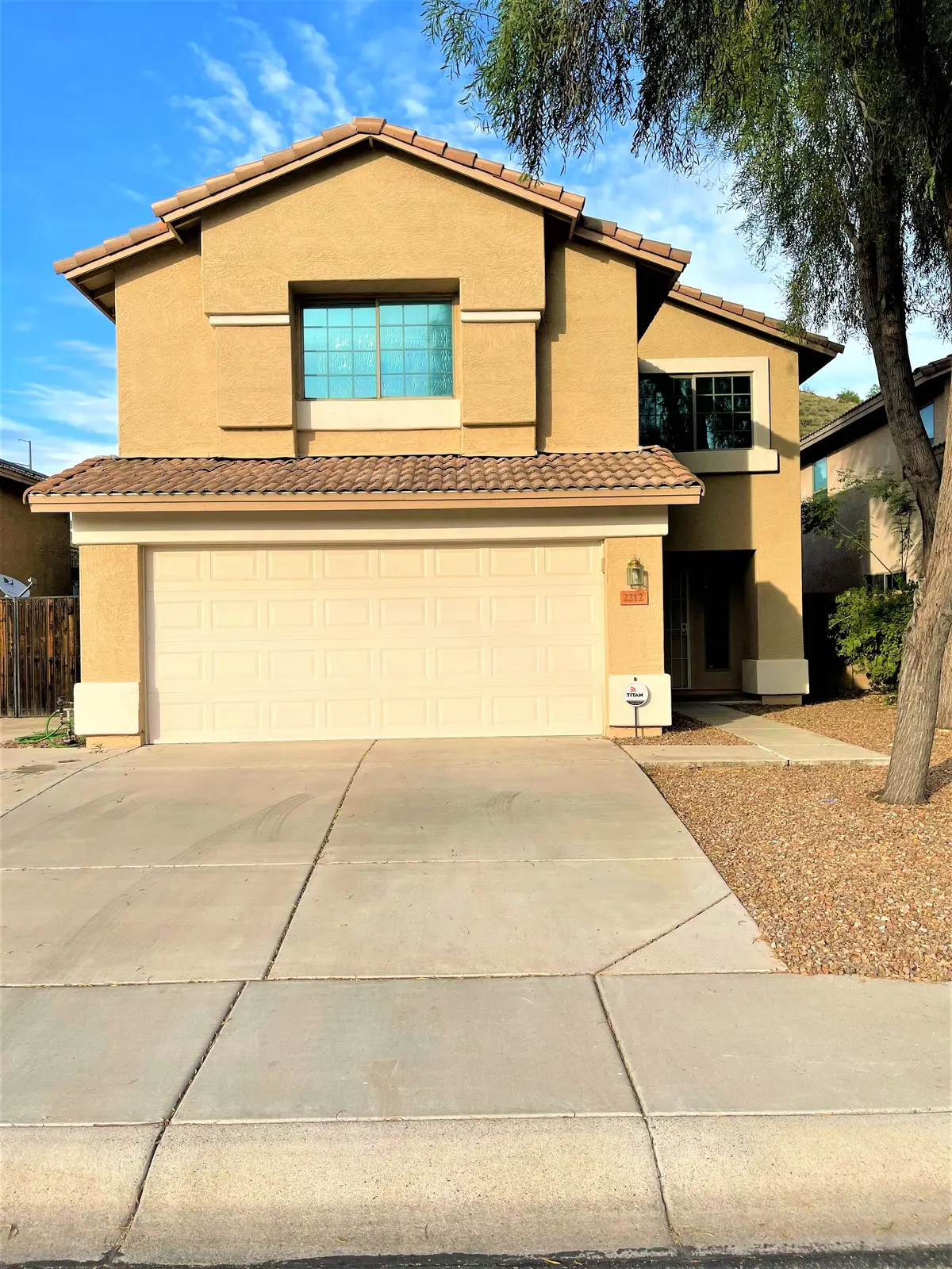 2212 E Heston Dr, Phoenix, AZ 85024