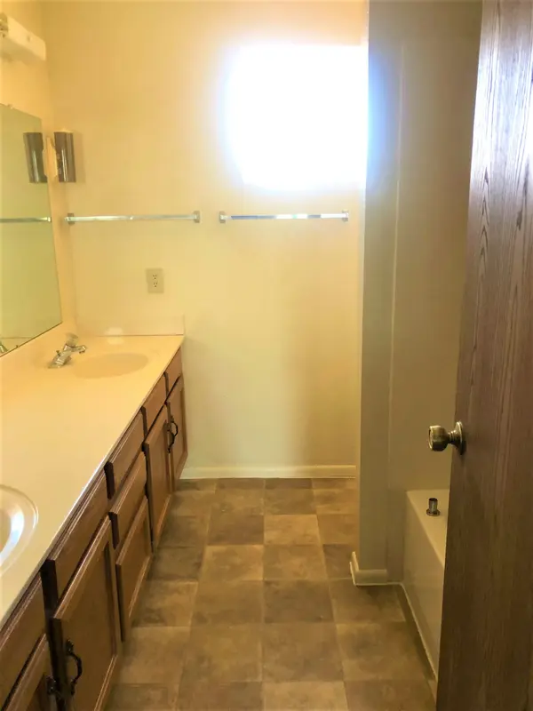 2415 E Capri Ave, Mesa, AZ 85204