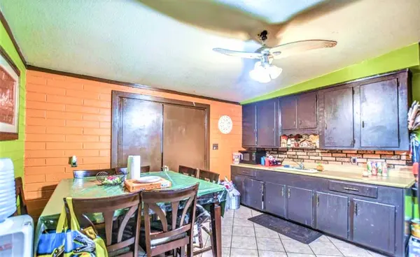 2325 N 30th St, Phoenix, AZ 85008