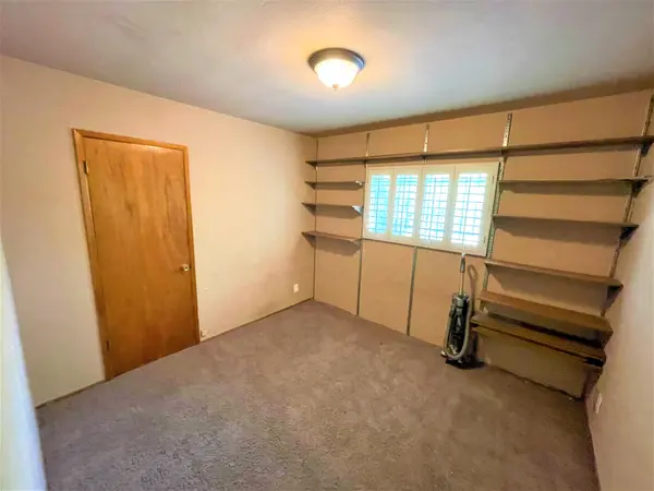3336 E Earll Dr, Phoenix, AZ 85018