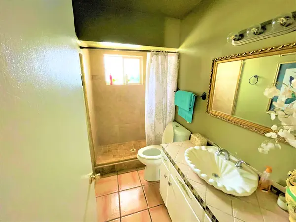 3336 E Earll Dr, Phoenix, AZ 85018