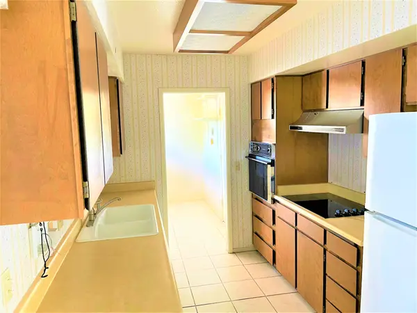 921 Leisure World, Mesa, AZ 85206