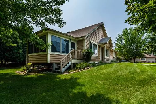 Pewaukee, WI 53072,W242N2362 Deer Park Dr