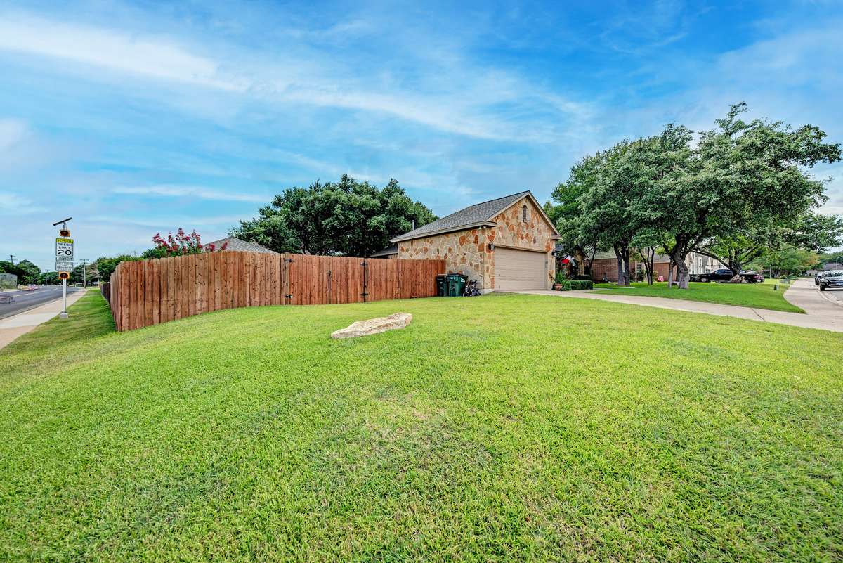 101 Creek Dr, Georgetown, TX 78628