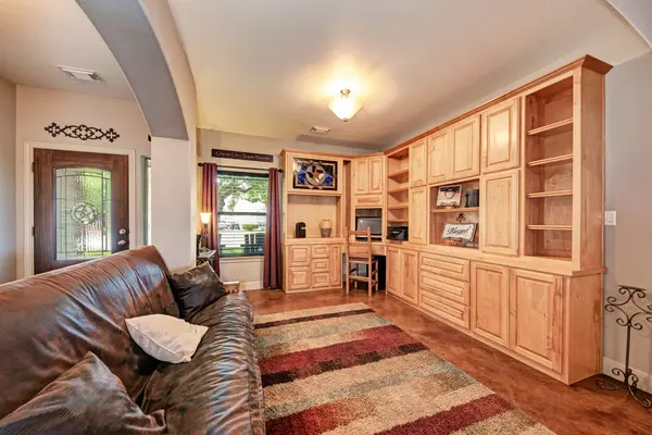 101 Creek Dr, Georgetown, TX 78628