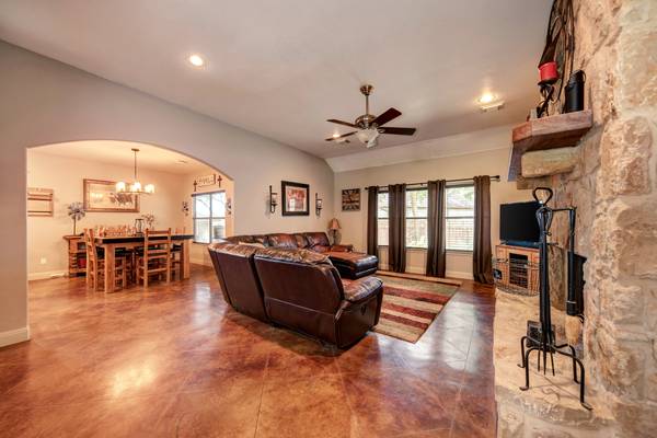 101 Creek Dr, Georgetown, TX 78628