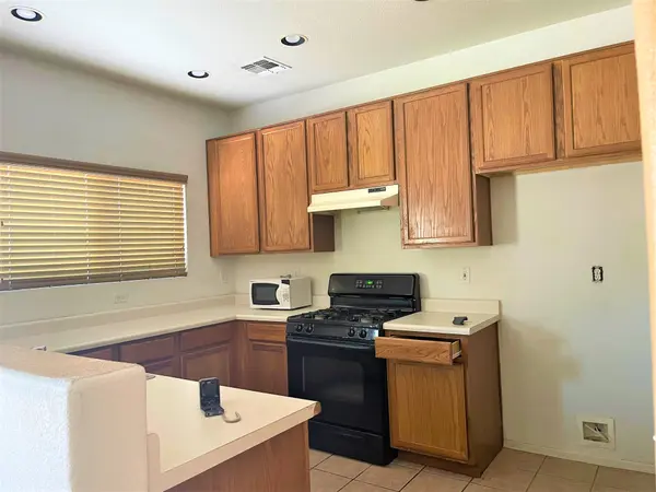 1124 E Parkview Ct, Gilbert, AZ 85295