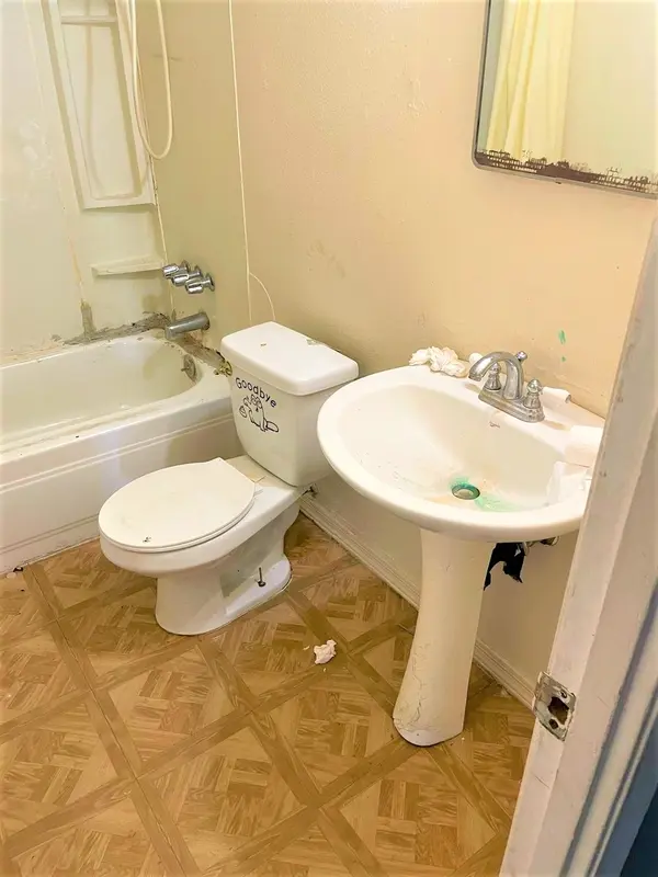8145 W Avalon Dr, Phoenix, AZ 85033