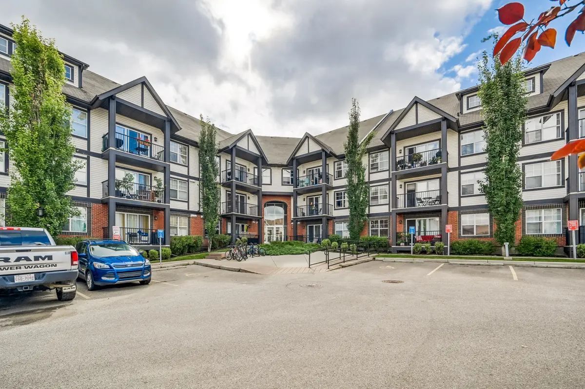 250 New Brighton Vls SE #120, Calgary, AB T2Z 0T8