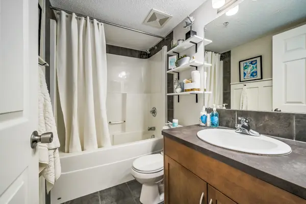 250 New Brighton Vls SE #120, Calgary, AB T2Z 0T8