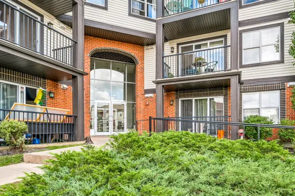 250 New Brighton Vls SE #120, Calgary, AB T2Z 0T8