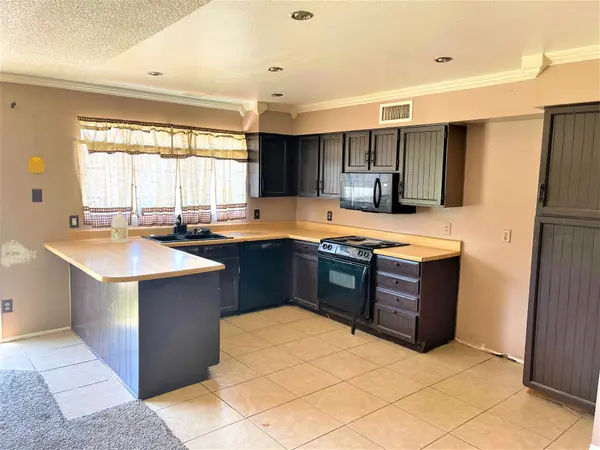 2745 W Charleston Ave, Phoenix, AZ 85053