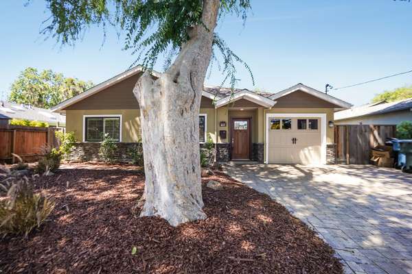 907 Clara Dr, Palo Alto, CA 94303