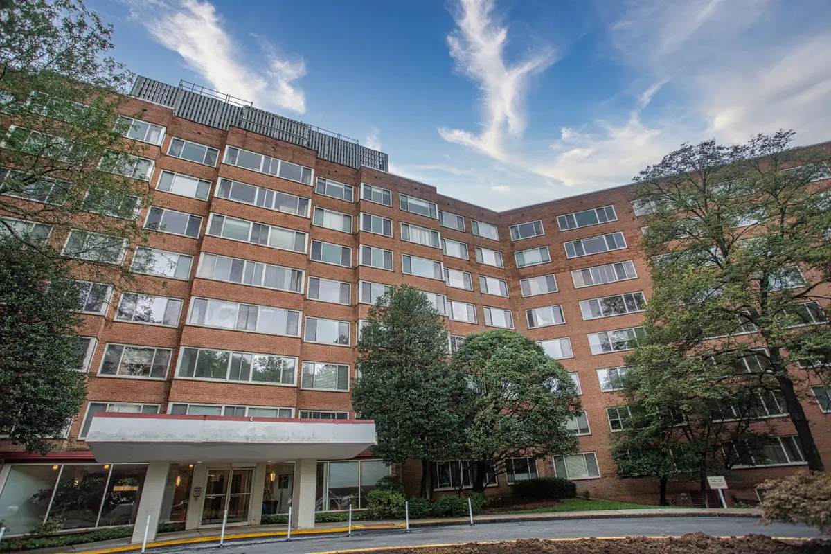 4000 Tunlaw Rd NW #829, Washington, DC 20007