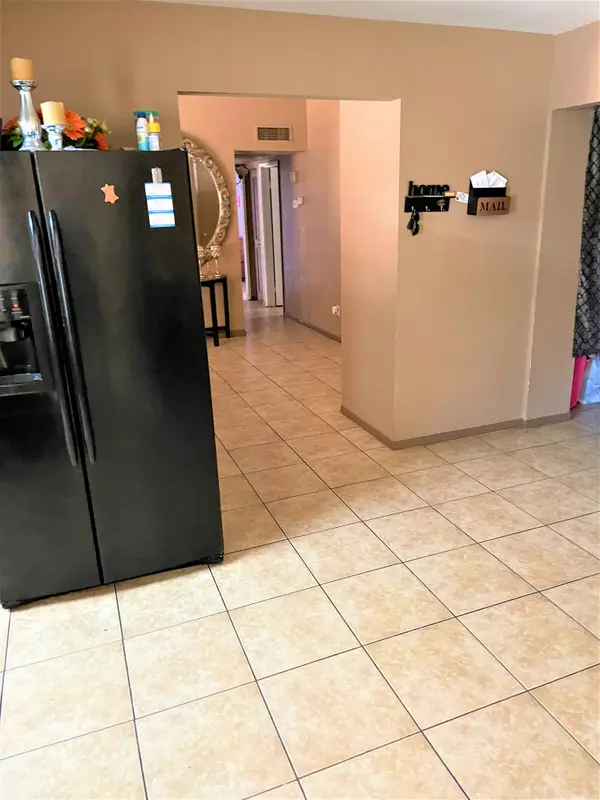 7032 W Orange Dr, Glendale, AZ 85303