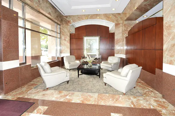 4801 Fairmont Ave #605, Bethesda, MD 20814