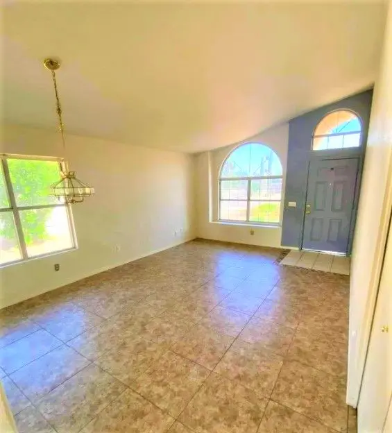 426 W Smoke Tree Rd, Gilbert, AZ 85233