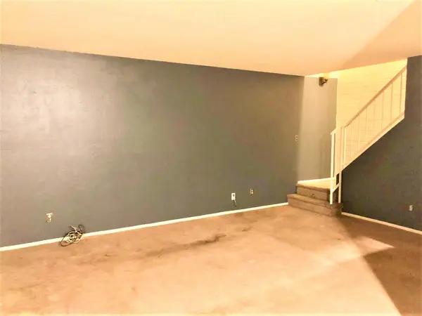 948 S Alma School Rd #42, Mesa, AZ 85210
