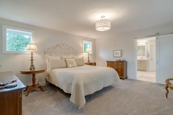 792 2nd St, Lake Oswego, OR 97034