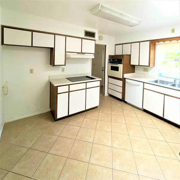 1049 S Roanoke, Mesa, AZ 85206