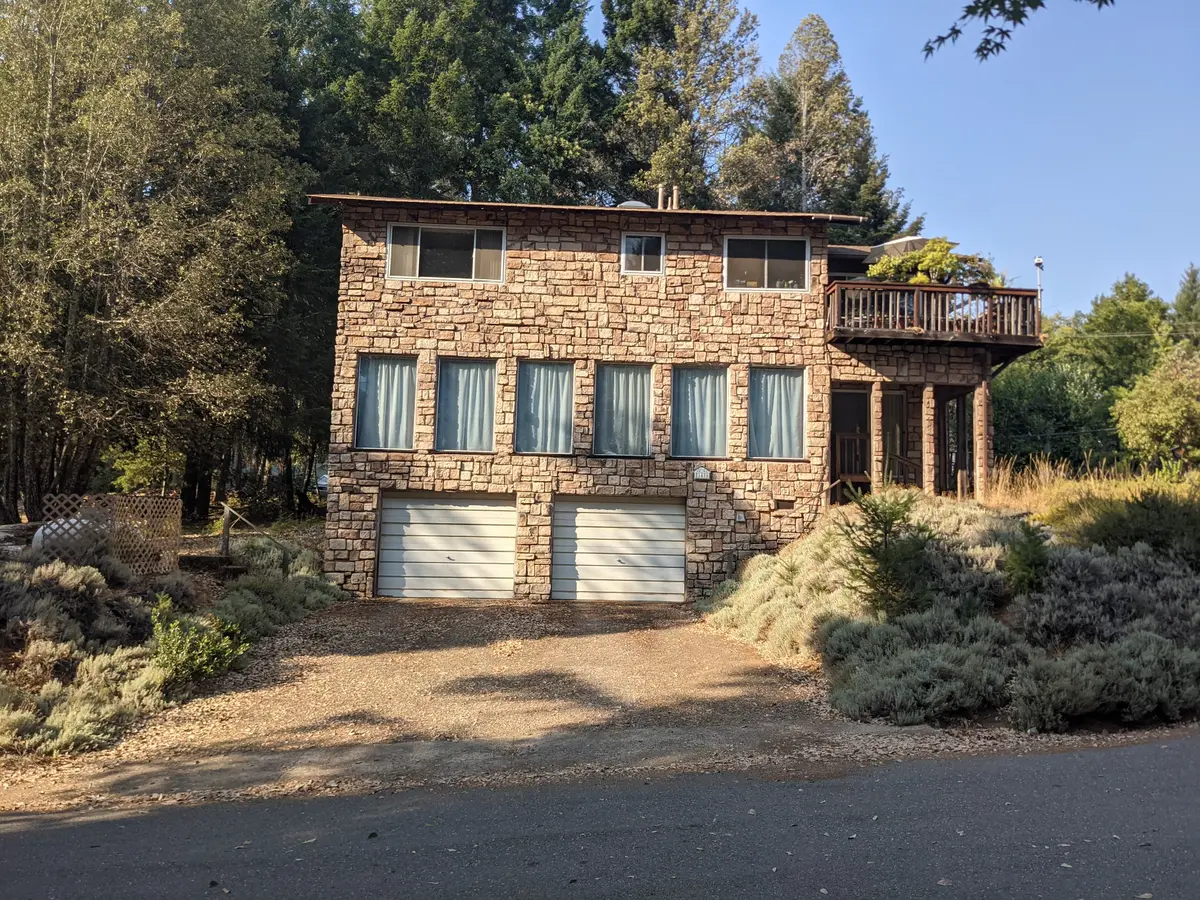 1416 Daphne Dr, Willits, CA 95490