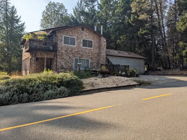 1416 Daphne Dr, Willits, CA 95490