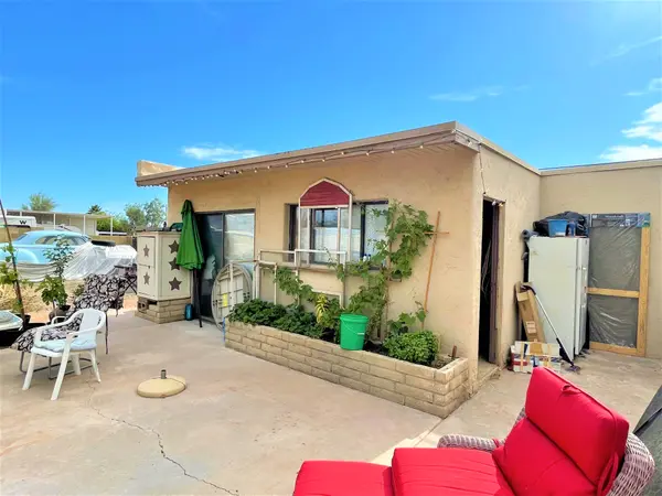 279 S Grand Dr, Apache Junction, AZ 85120