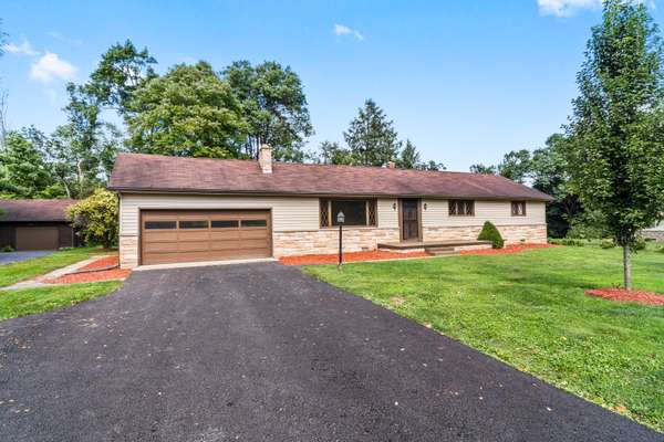 456 Brewster Rd, New Castle, PA 16102