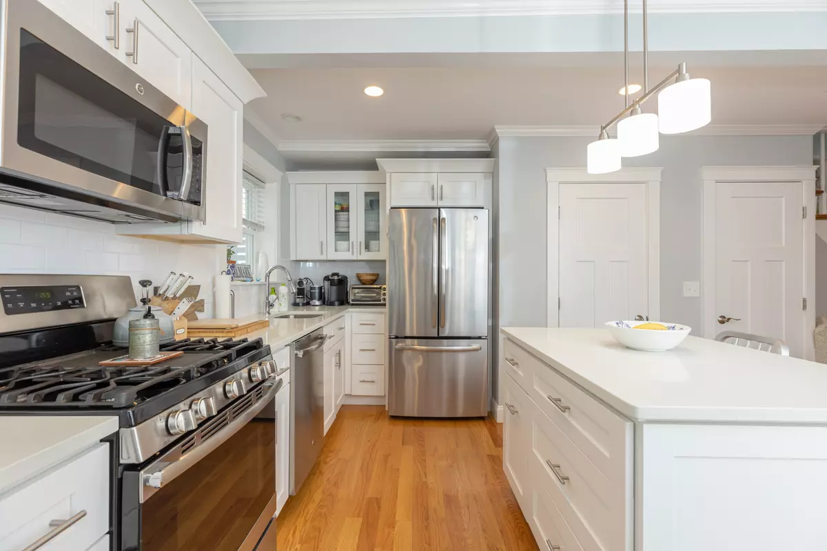 South Boston, MA 02127,182 E St