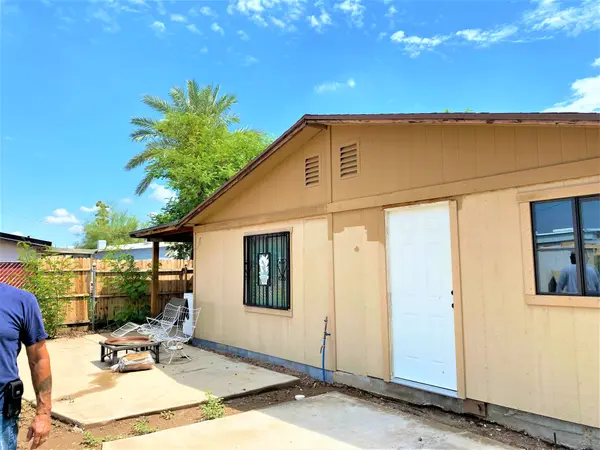 9047 N 9th St, Phoenix, AZ 85020