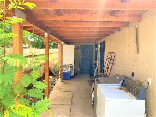 9047 N 9th St, Phoenix, AZ 85020